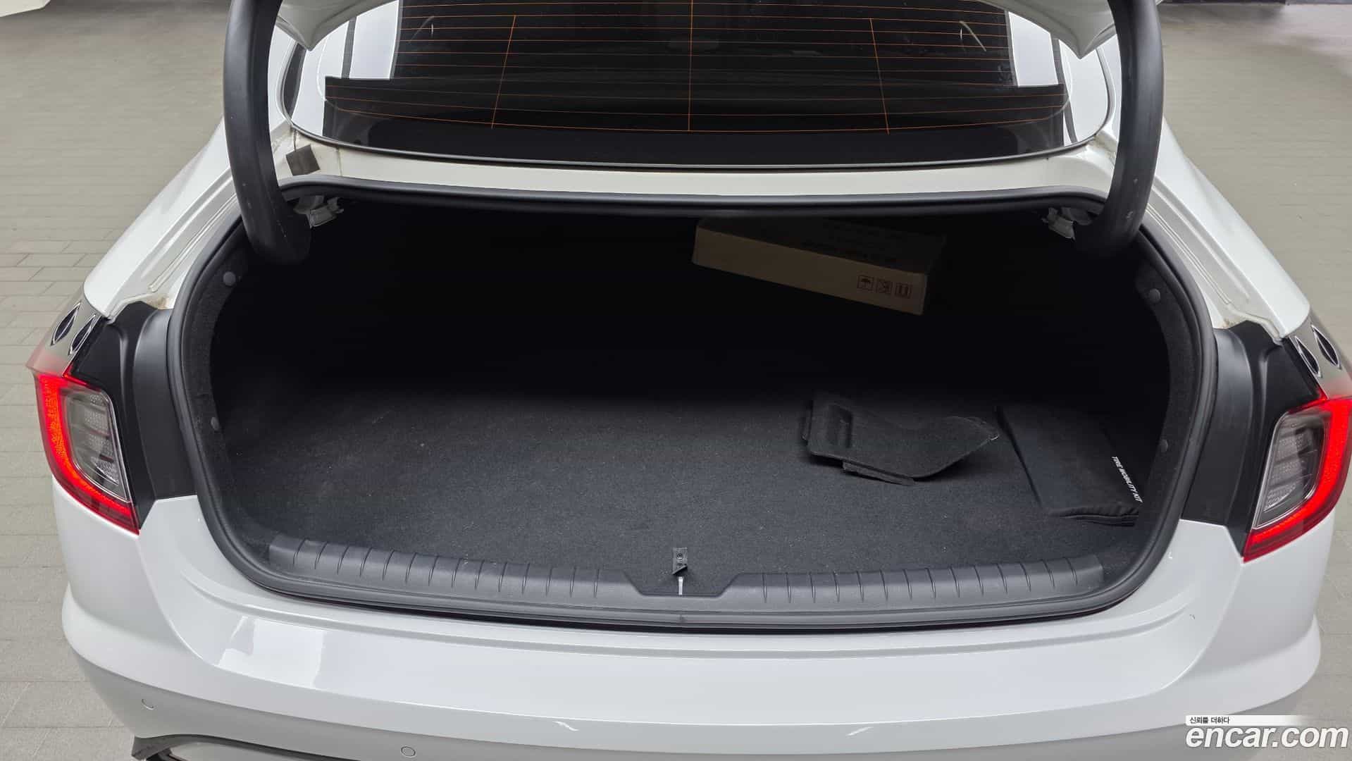 Sonata Hyundai 2019.10-OPTION-024