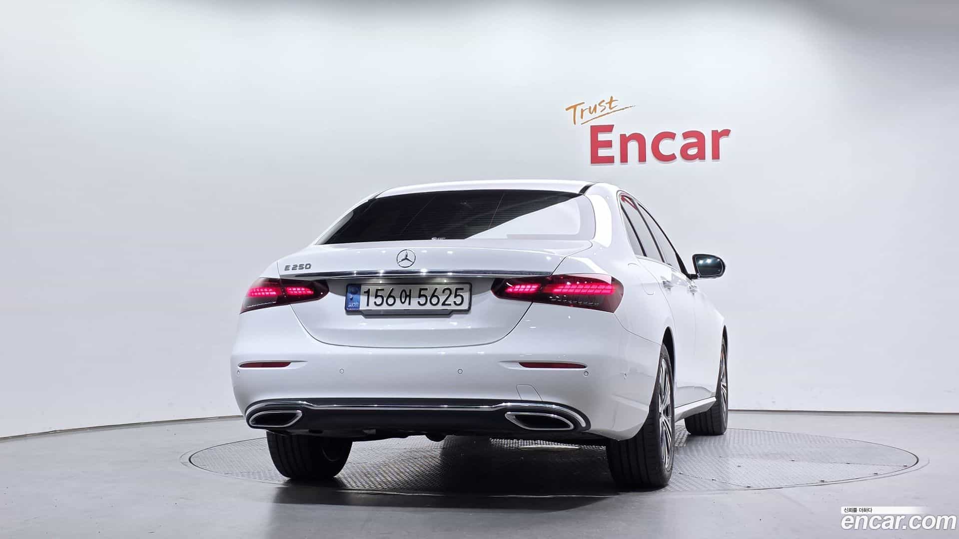 E-Class Mercedes-Benz 2022.2-OUTER-004