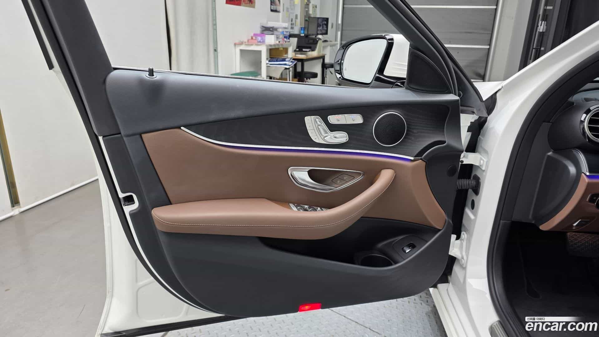 E-Class Mercedes-Benz 2022.2-INNER-034