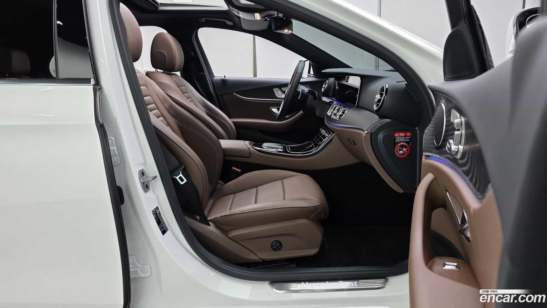 E-Class Mercedes-Benz 2022.2-INNER-036