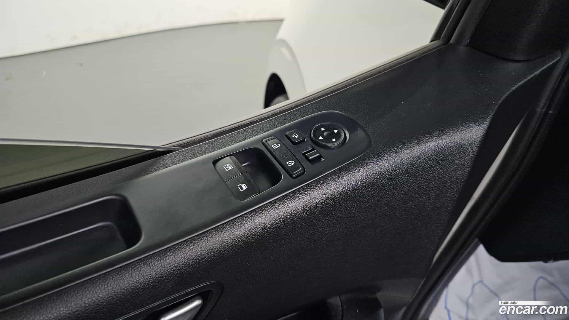 Staria Hyundai 2022.4-OPTION-017