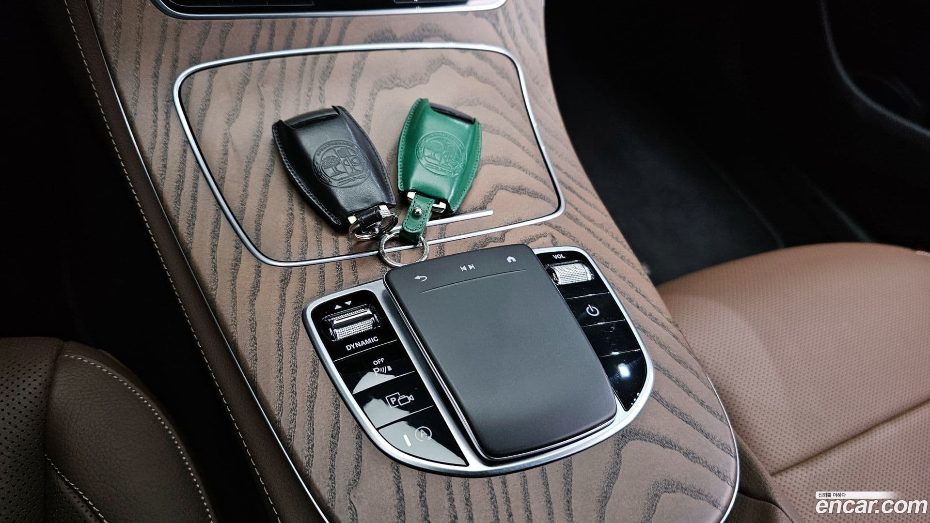 Main__Slider__Photo:E-Class Mercedes-Benz 2023.10-8