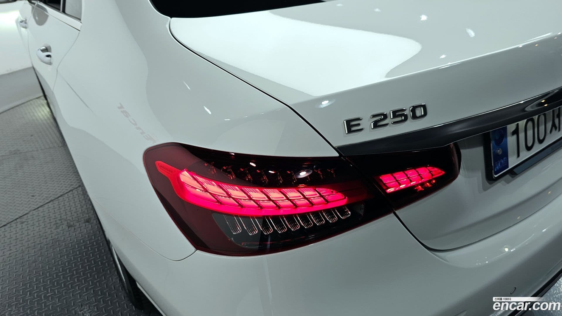 Main__Slider__Photo:E-Class Mercedes-Benz 2023.10-22