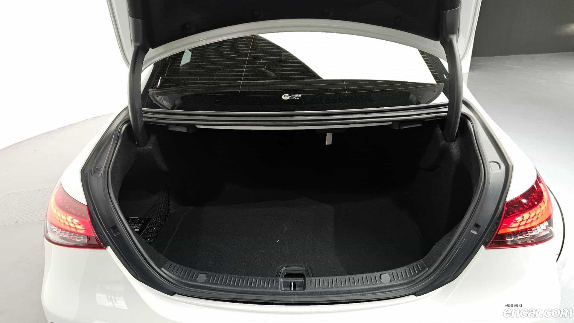 E-Class Mercedes-Benz 2023.10-OPTION-041