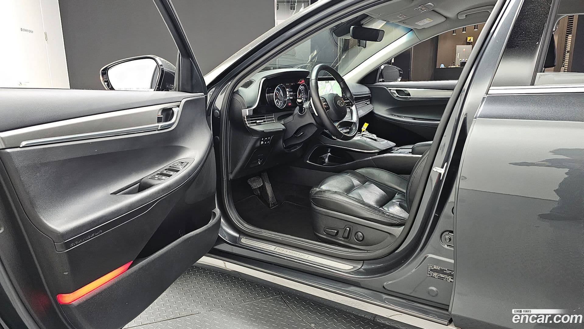 Main__Slider__Photo:Grandeur Hyundai 2022.3-9