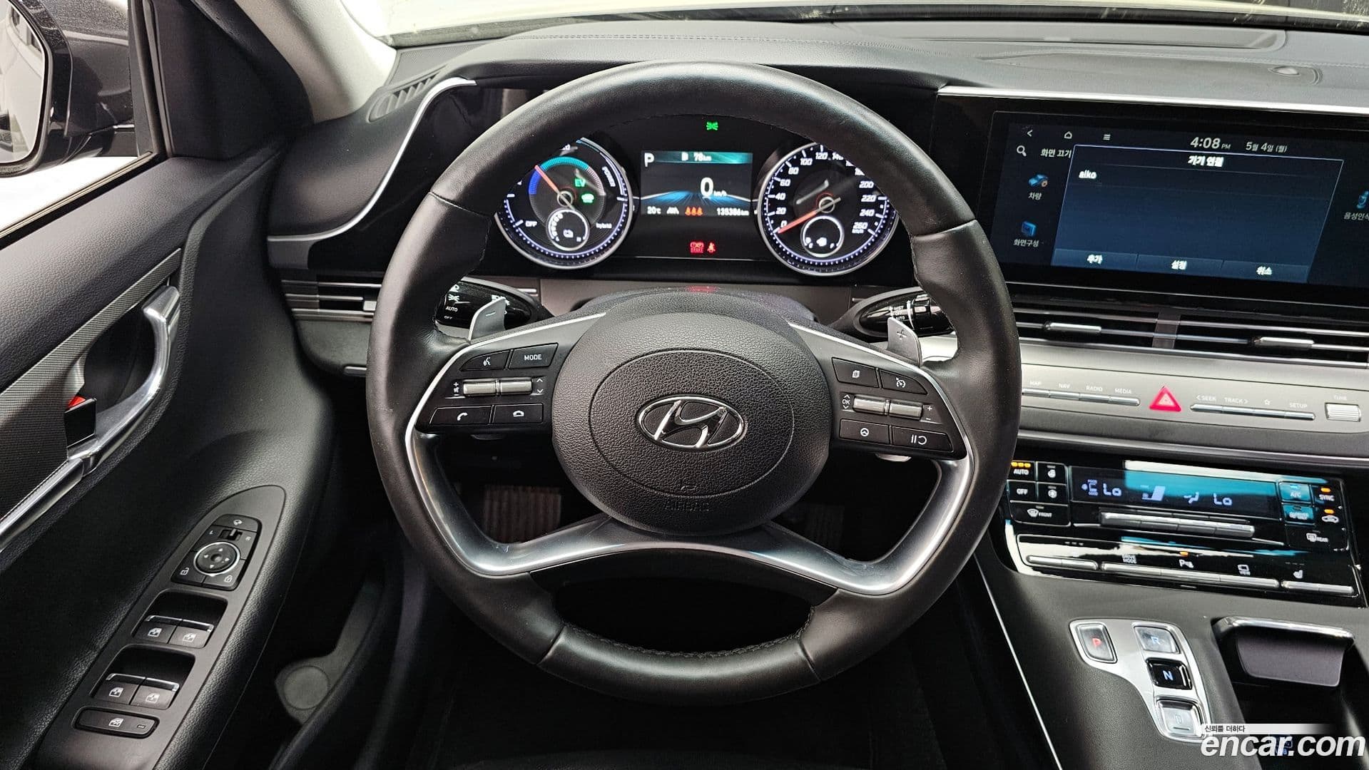 Main__Slider__Photo:Grandeur Hyundai 2022.3-12