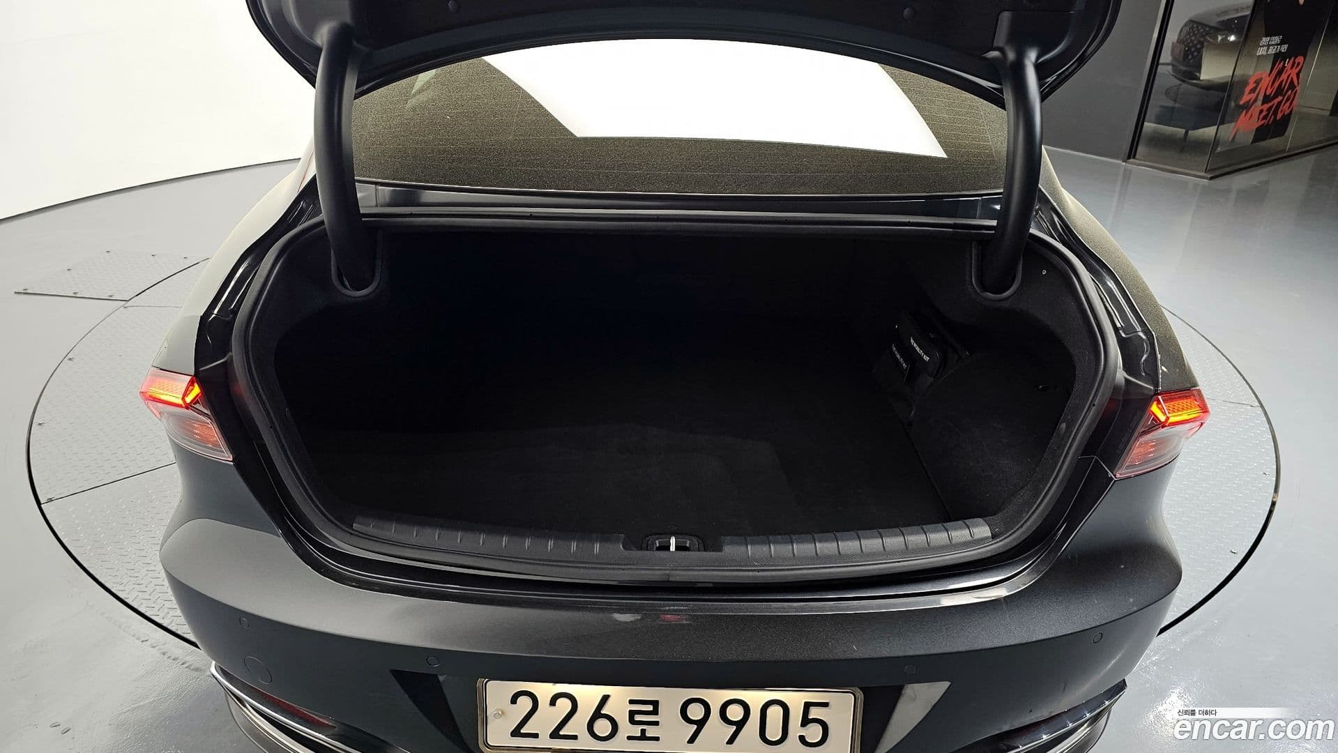 Main__Slider__Photo:Grandeur Hyundai 2022.3-19