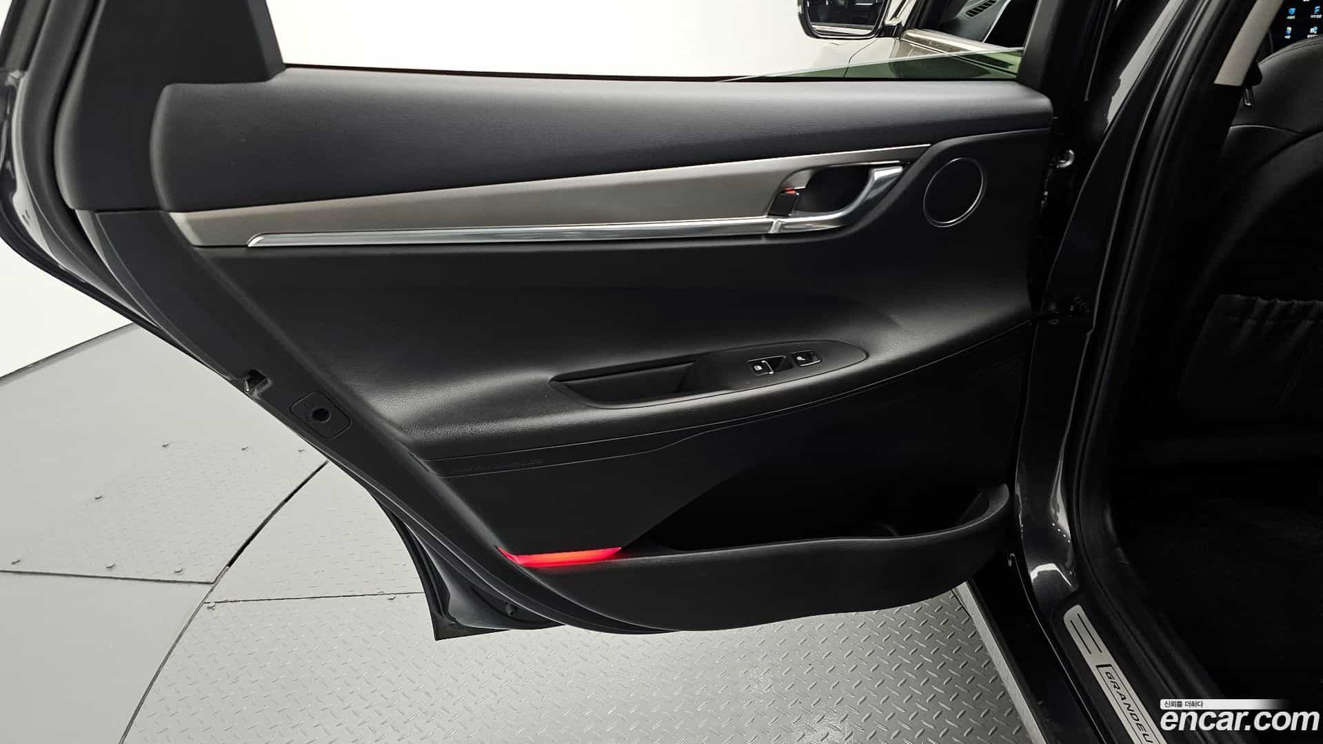 Grandeur Hyundai 2022.3-INNER-035