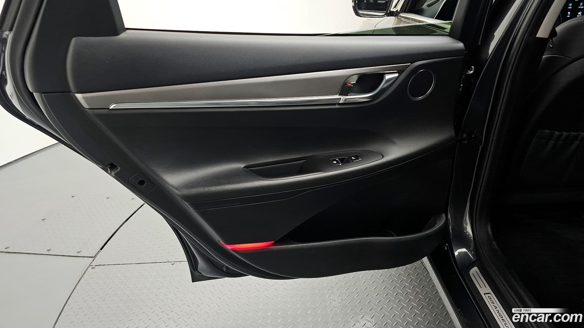Main__Slider__Photo:Grandeur Hyundai 2022.3-24