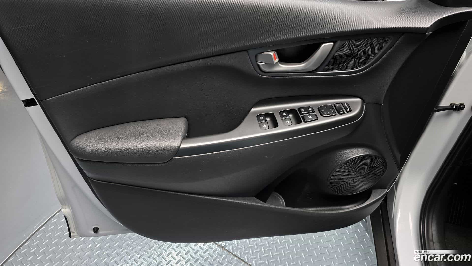 Kona Hyundai 2017.10-INNER-034