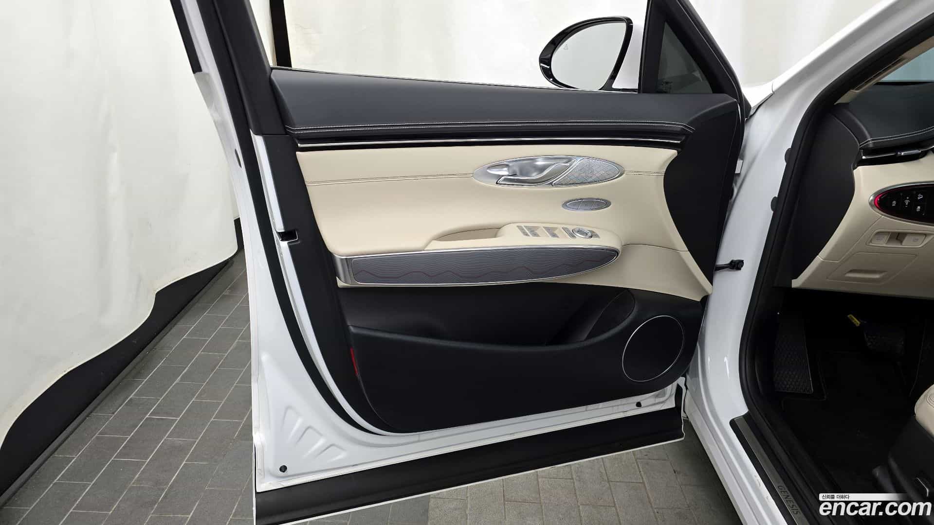GV70 Genesis 2024.0-INNER-034