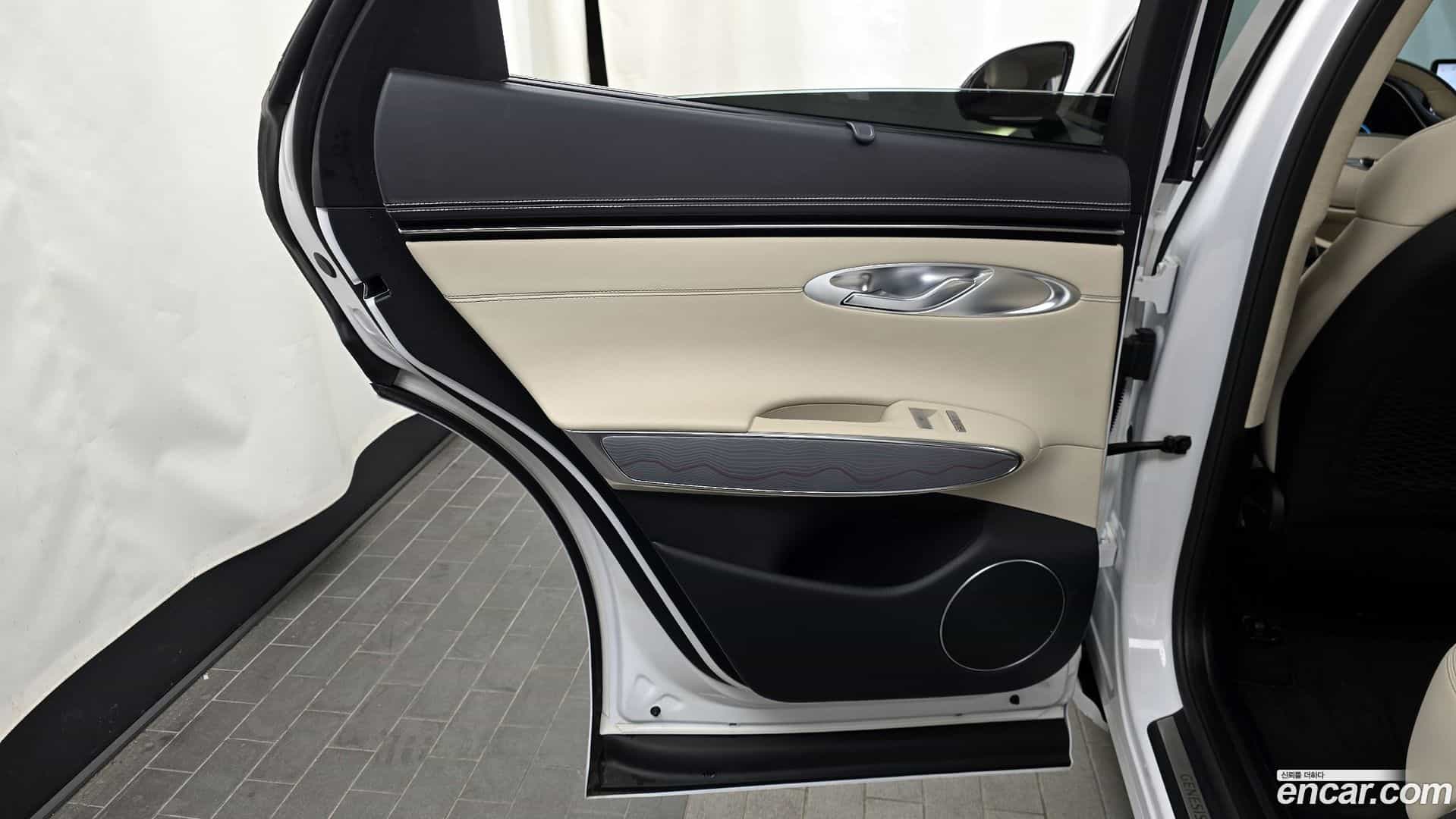 GV70 Genesis 2024.0-INNER-035
