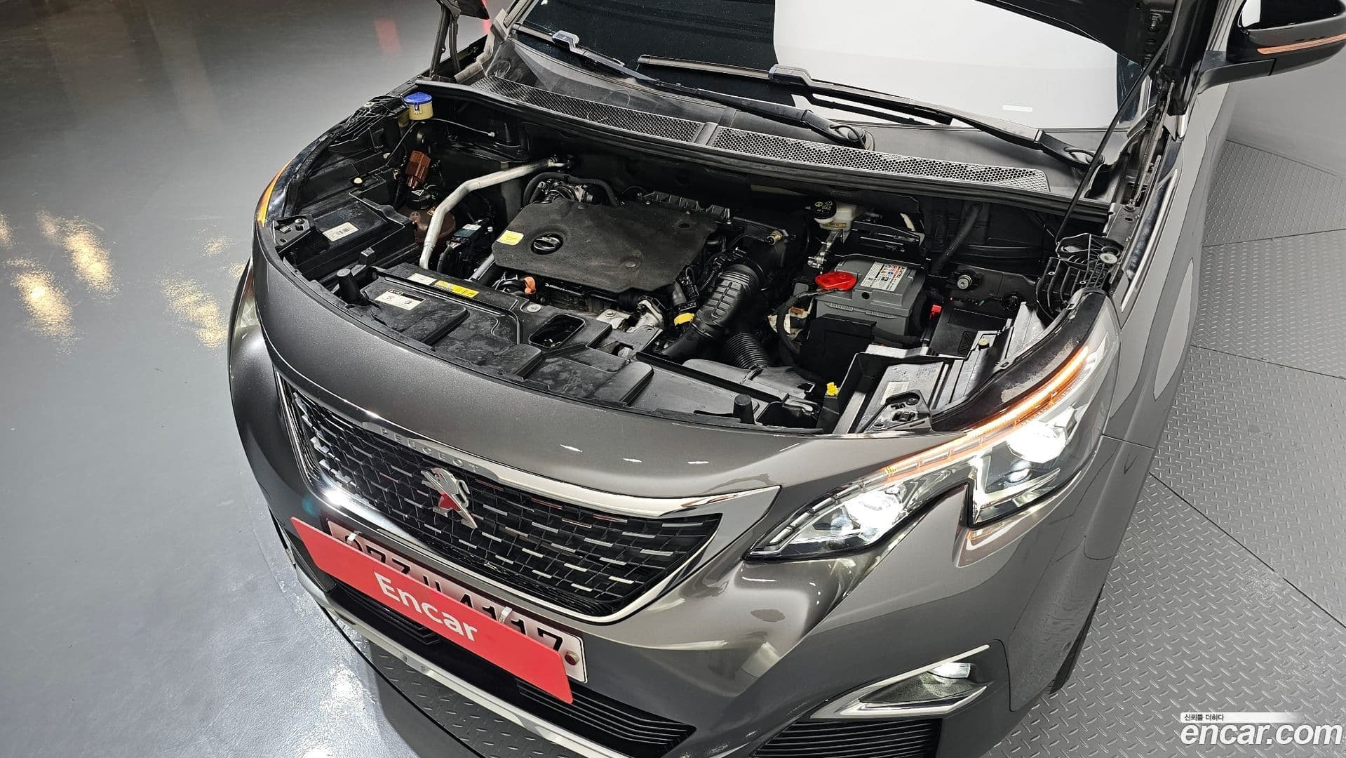 Main__Slider__Photo:5008 Peugeot 2019.9-5