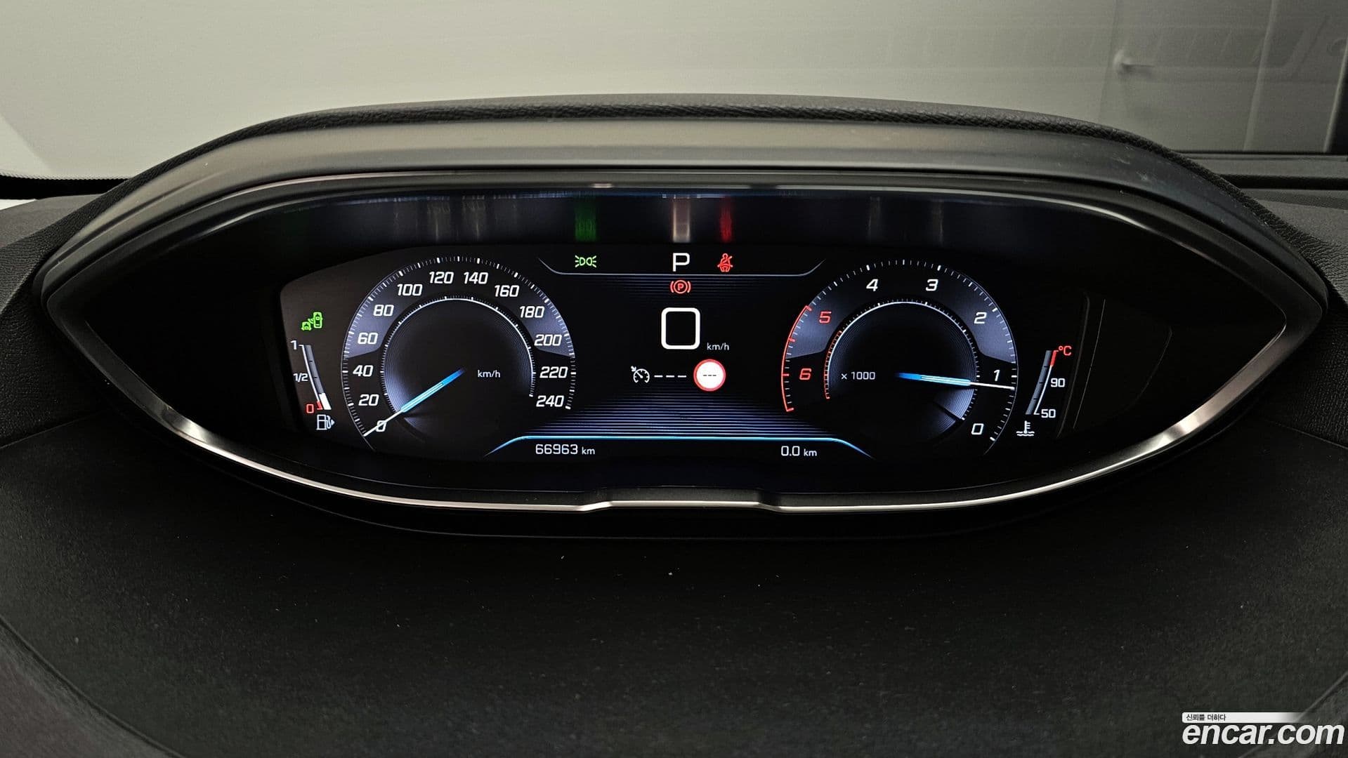 Main__Slider__Photo:5008 Peugeot 2019.9-7