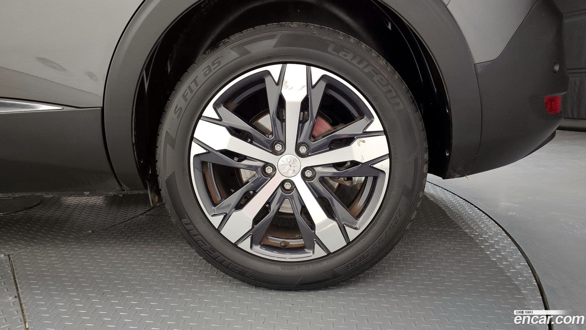 Main__Slider__Photo:5008 Peugeot 2019.9-20