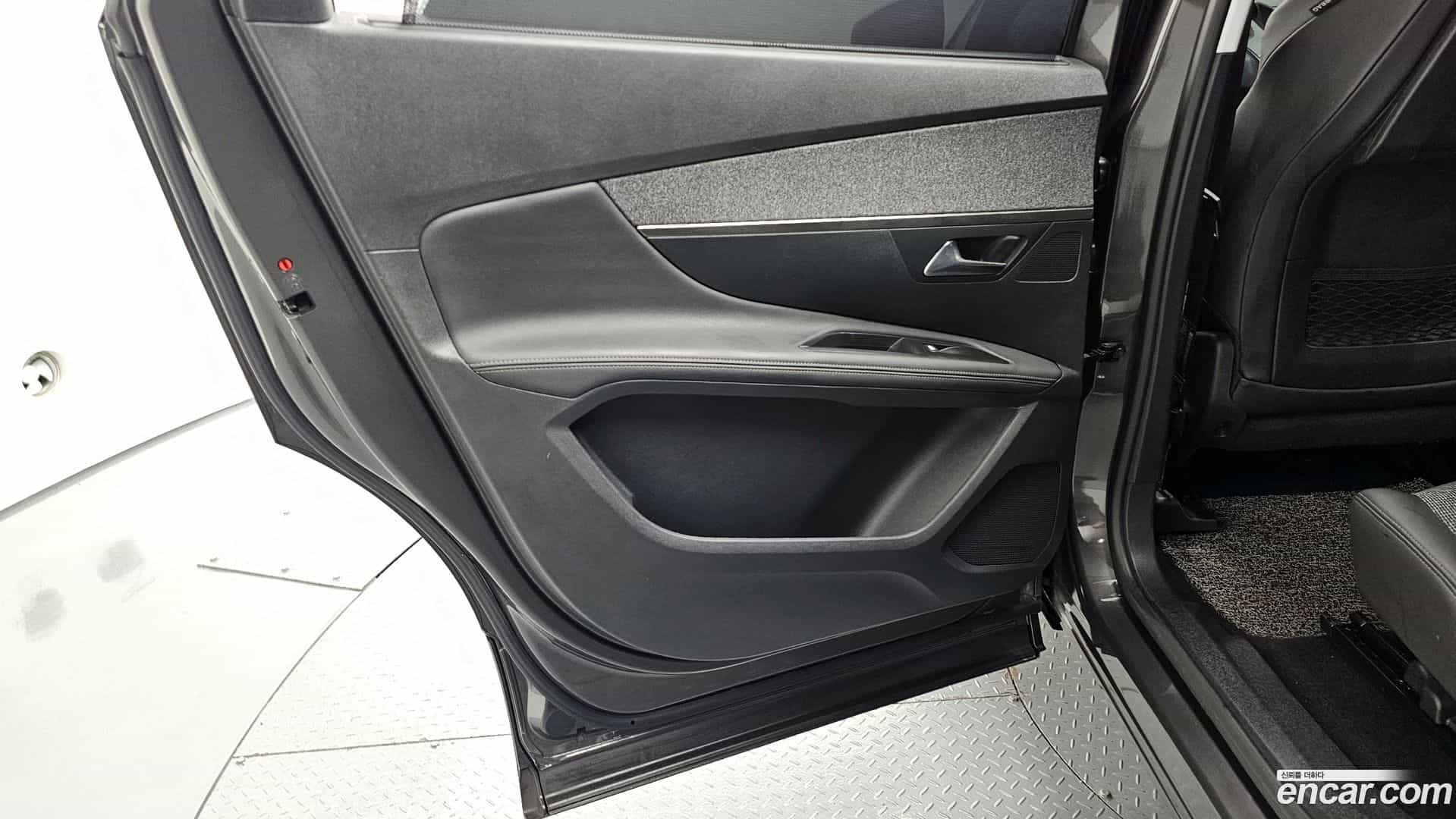 5008 Peugeot 2019.9-INNER-035