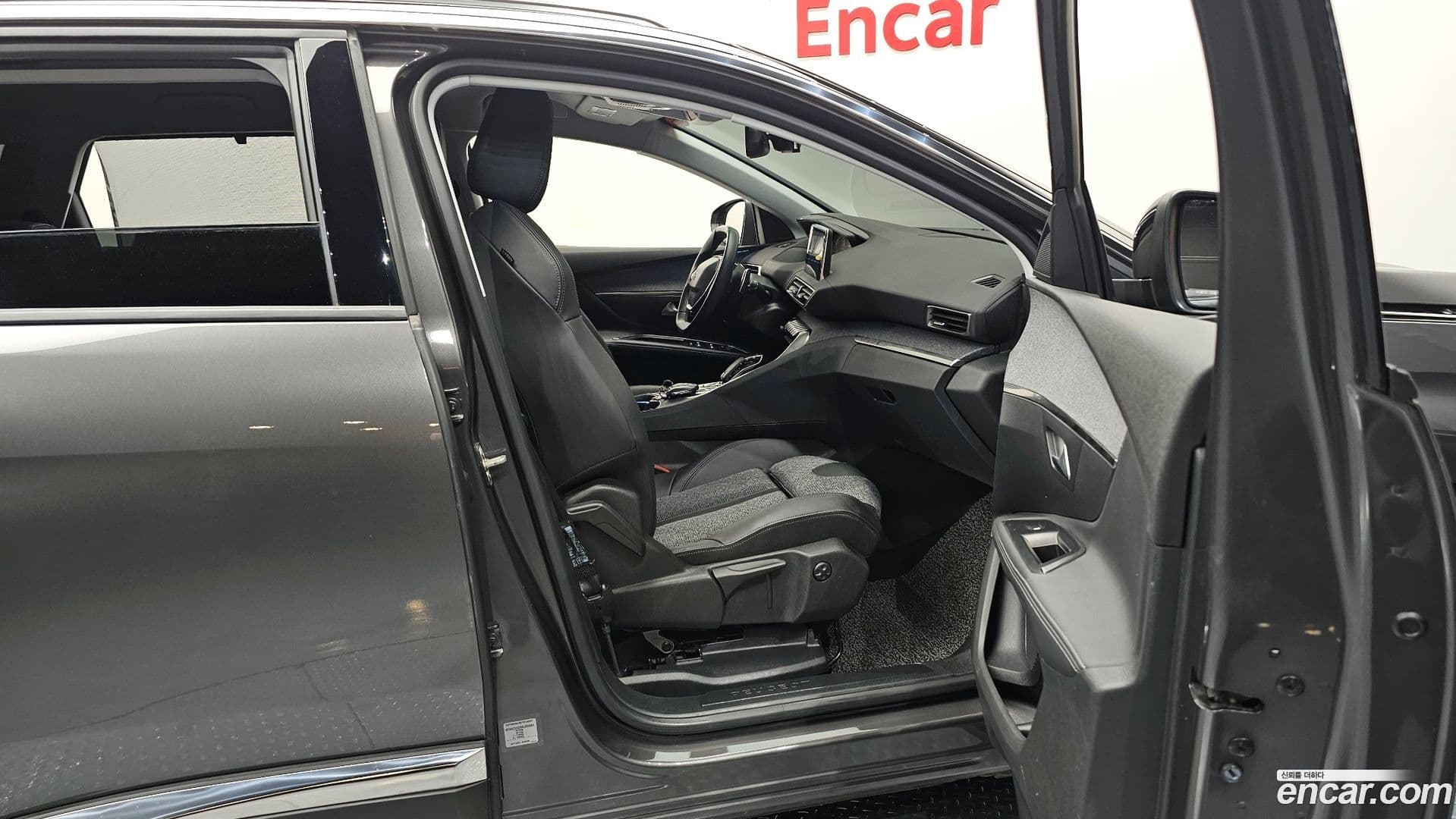 Main__Slider__Photo:5008 Peugeot 2019.9-25