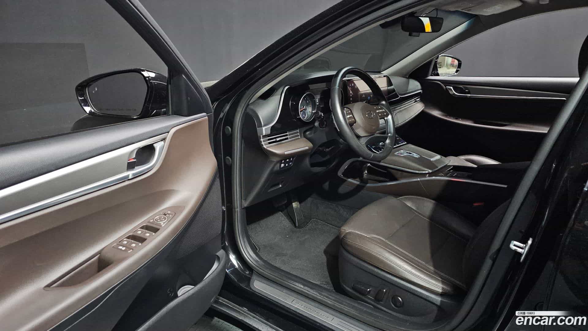 Grandeur Hyundai 2020.10-INNER-010