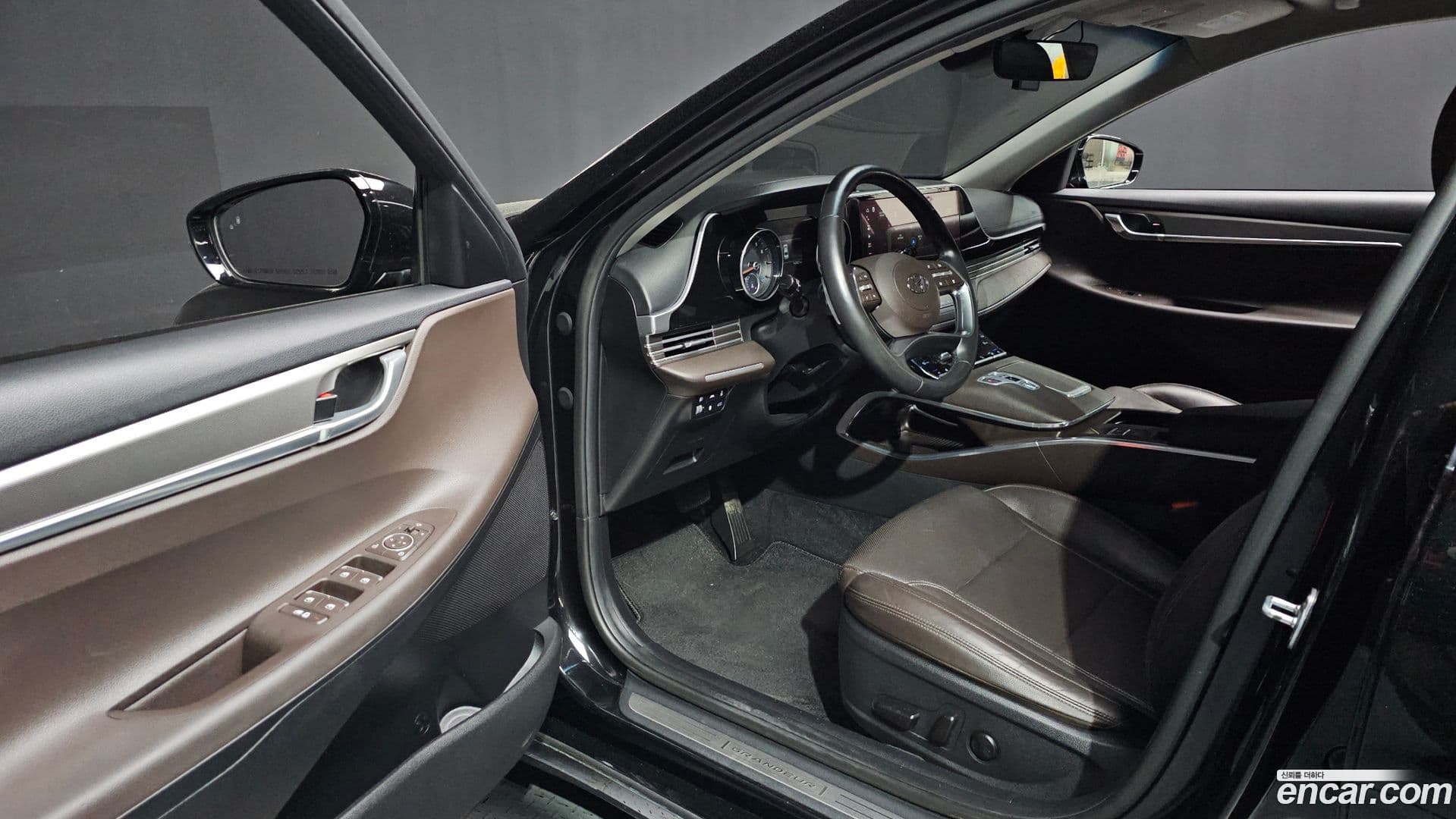 Main__Slider__Photo:Grandeur Hyundai 2020.10-9