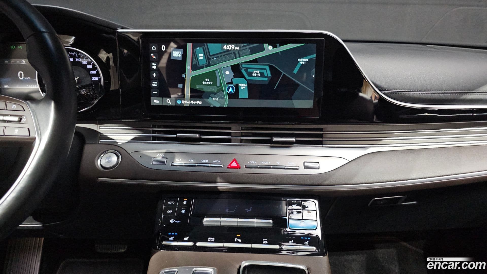 Main__Slider__Photo:Grandeur Hyundai 2020.10-12
