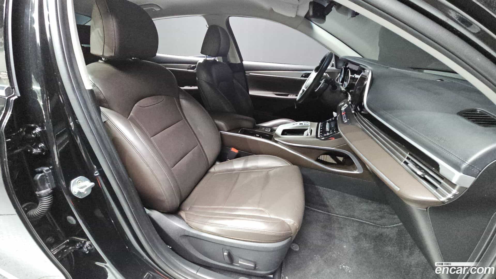 Grandeur Hyundai 2020.10-INNER-036