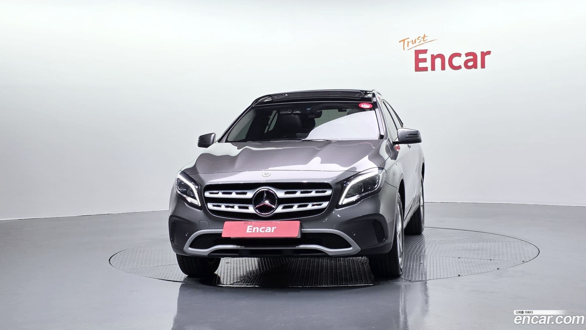 Main__Slider__Photo:GLA-Class Mercedes-Benz 2017.9-2
