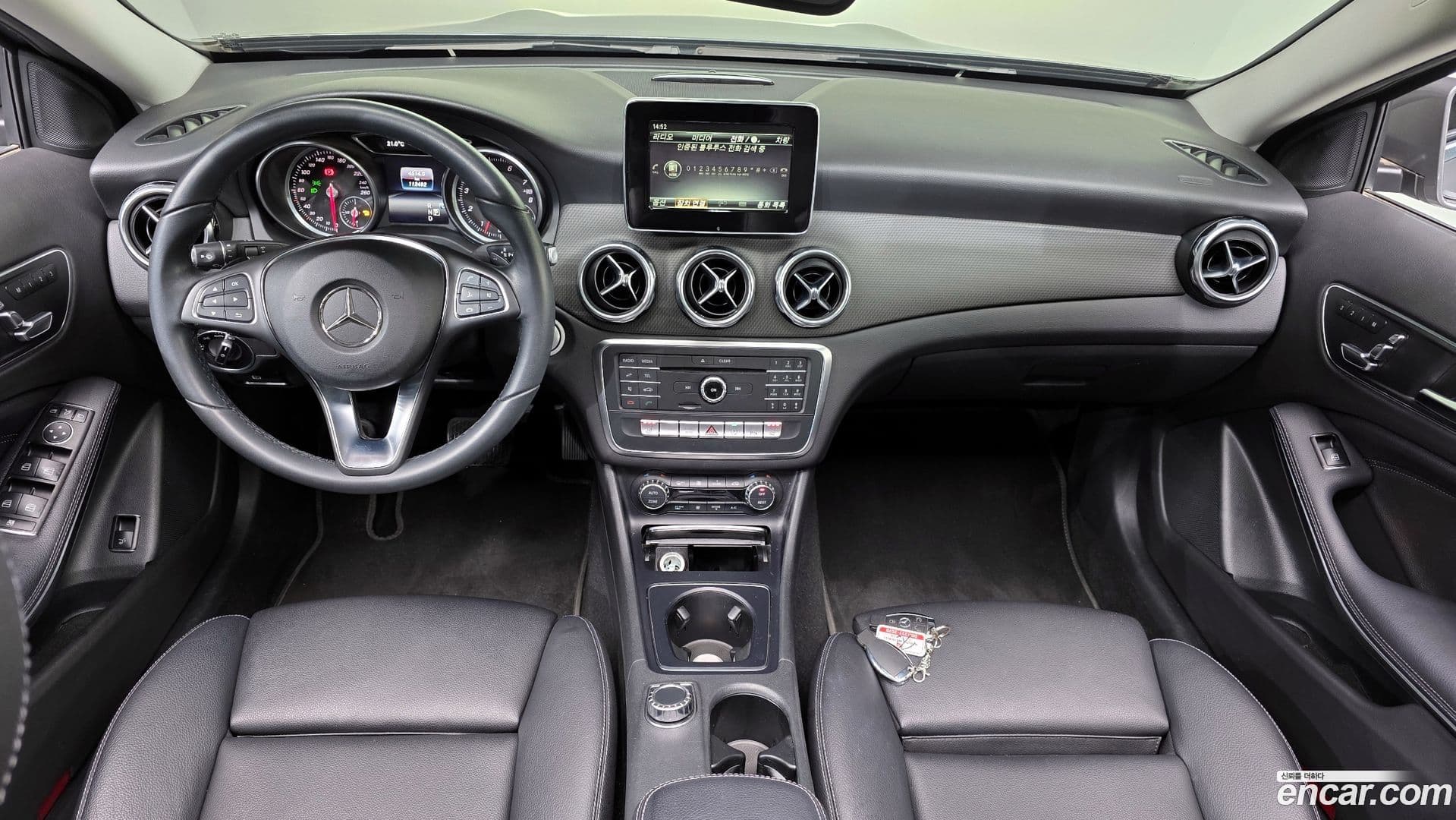 Main__Slider__Photo:GLA-Class Mercedes-Benz 2017.9-6