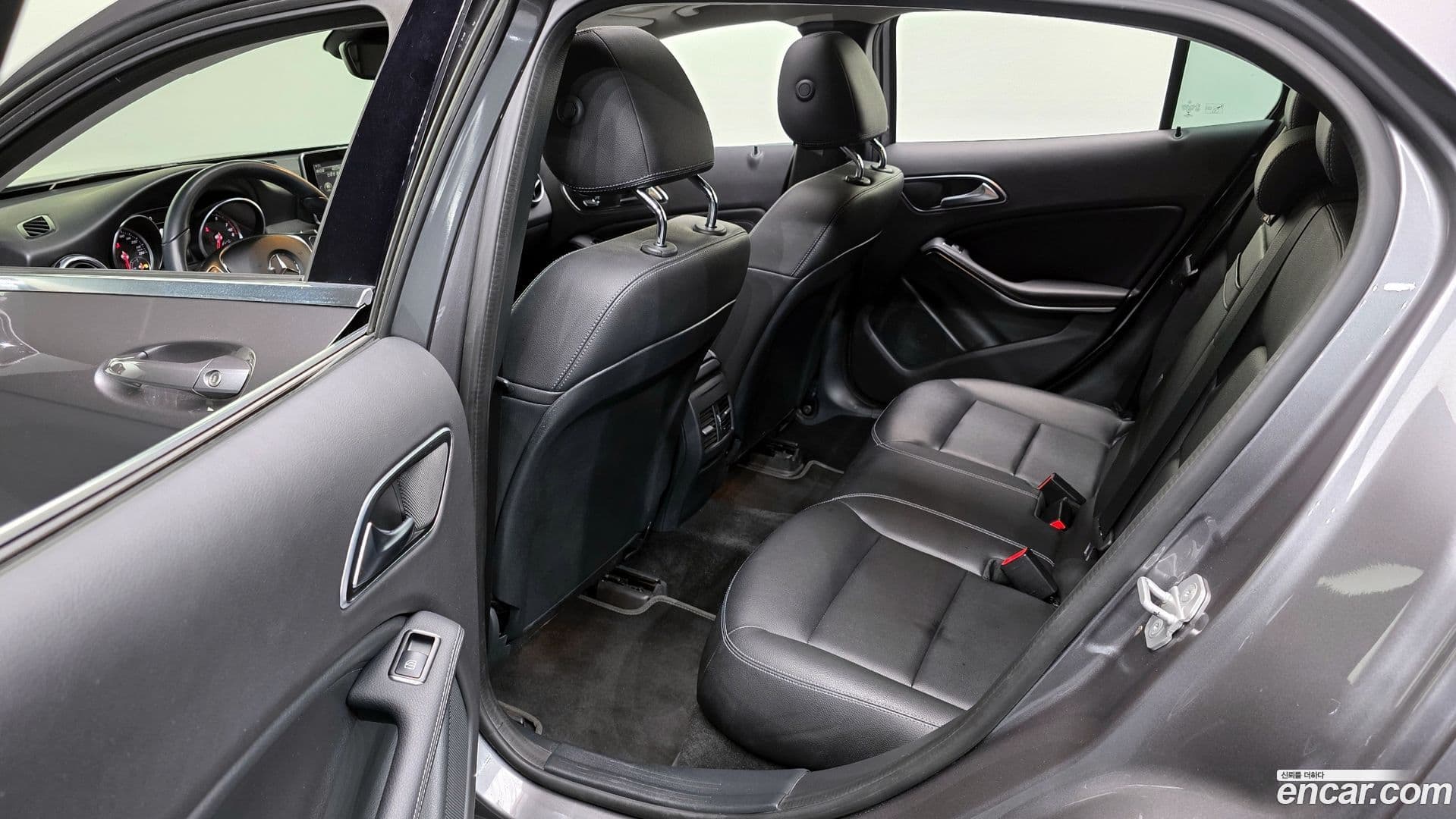 Main__Slider__Photo:GLA-Class Mercedes-Benz 2017.9-11