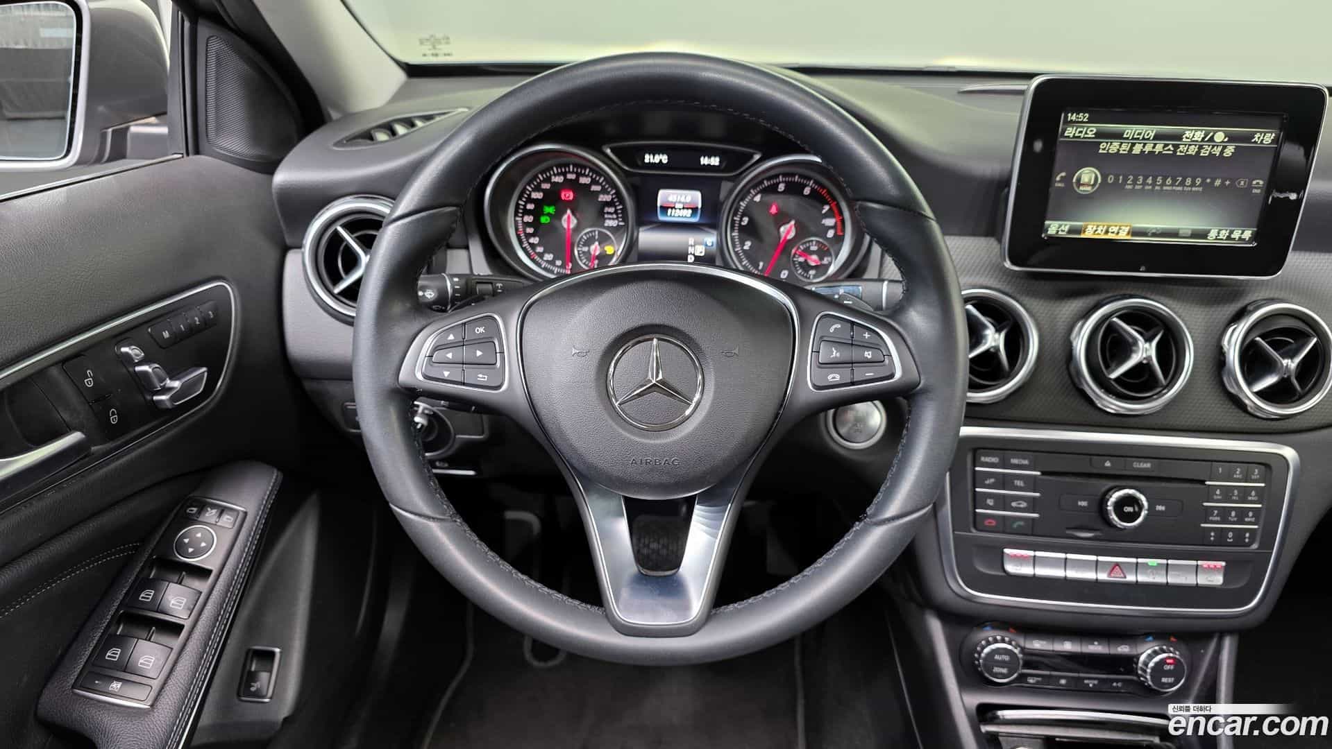 GLA-Class Mercedes-Benz 2017.9-OPTION-017