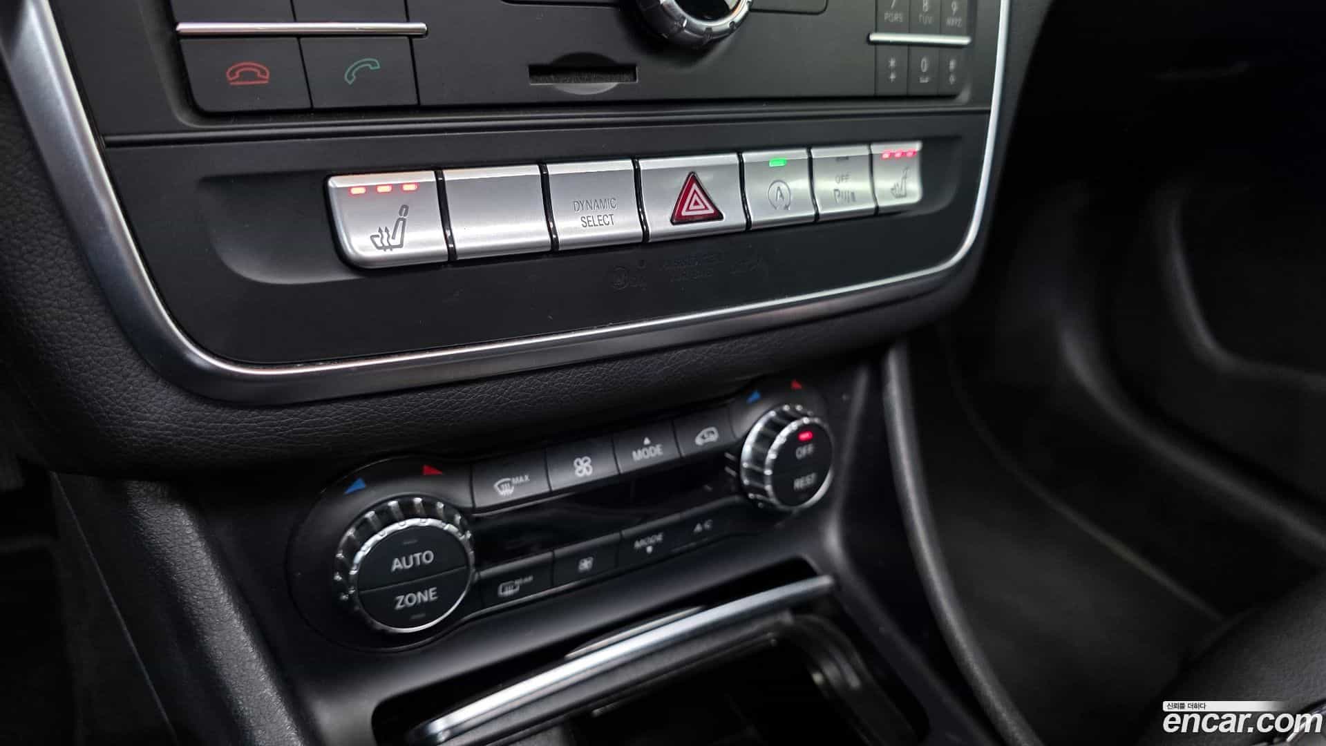 GLA-Class Mercedes-Benz 2017.9-OPTION-020