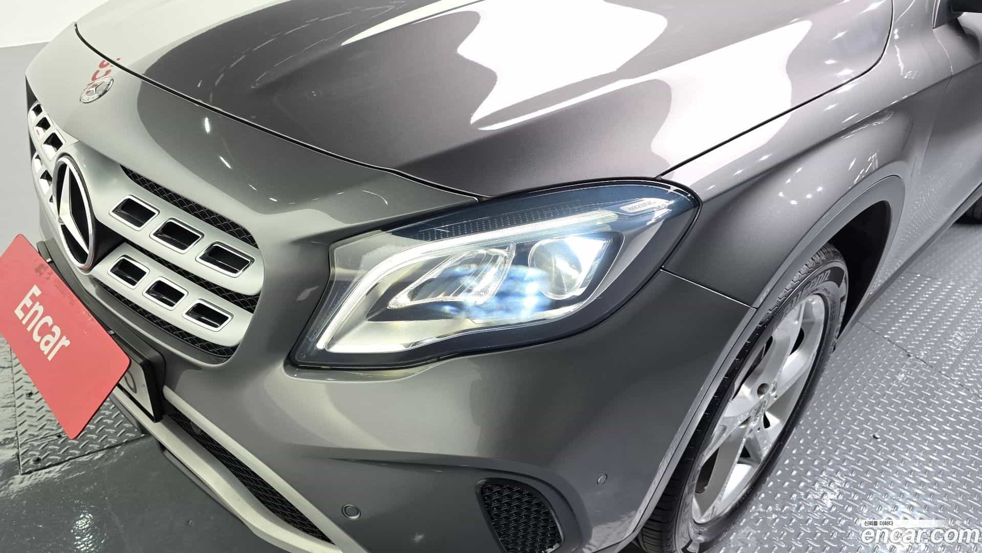 GLA-Class Mercedes-Benz 2017.9-OUTER-032