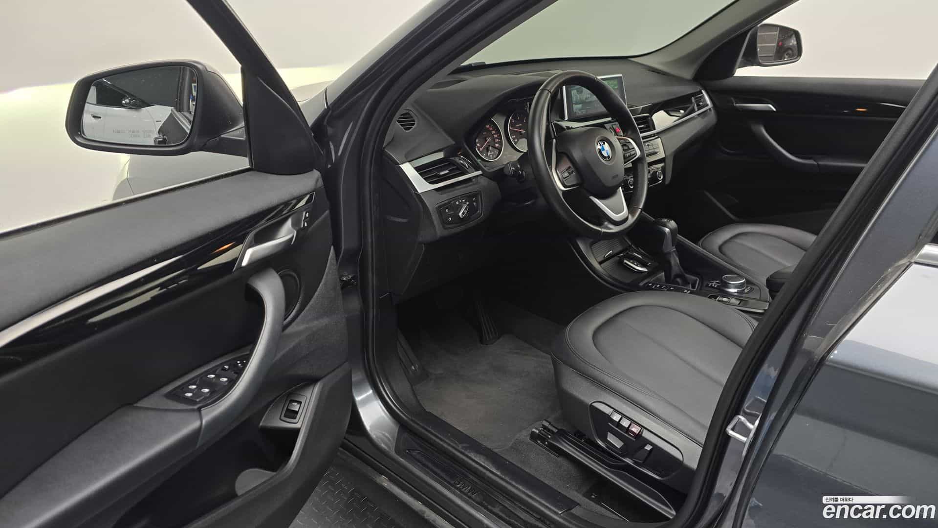 X1 BMW 2017.5-INNER-010