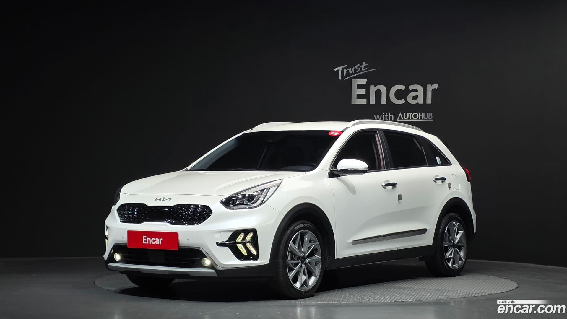 Main__Slider__Photo:Niro Kia 2021.11-0