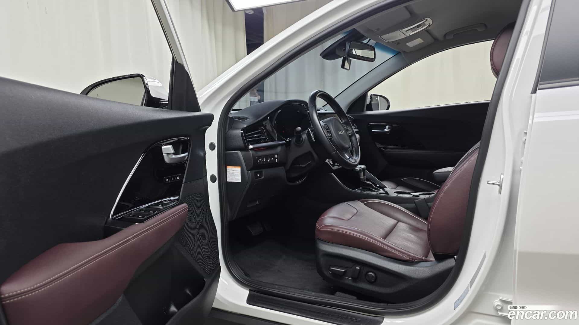 Niro Kia 2021.11-INNER-036