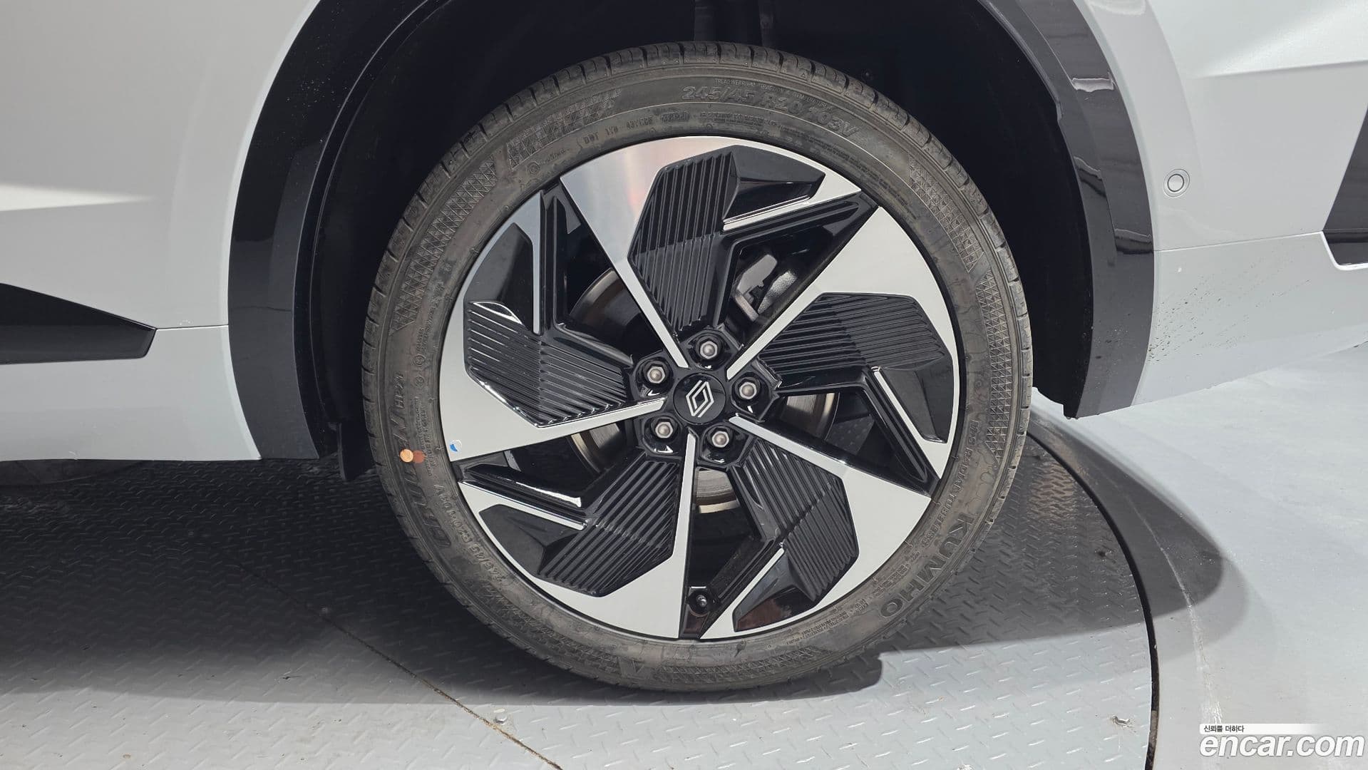 Main__Slider__Photo:Grand Koleos Renault Korea 2026.2-20