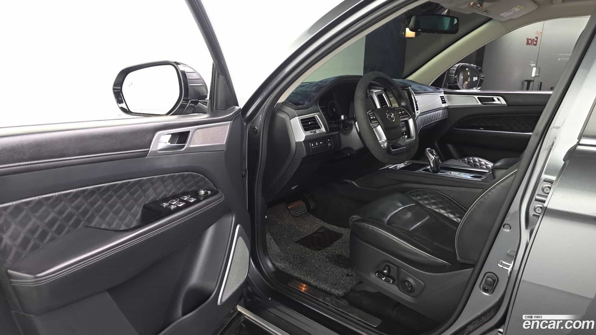 Rexton KG Mobility 2021.11-INNER-010