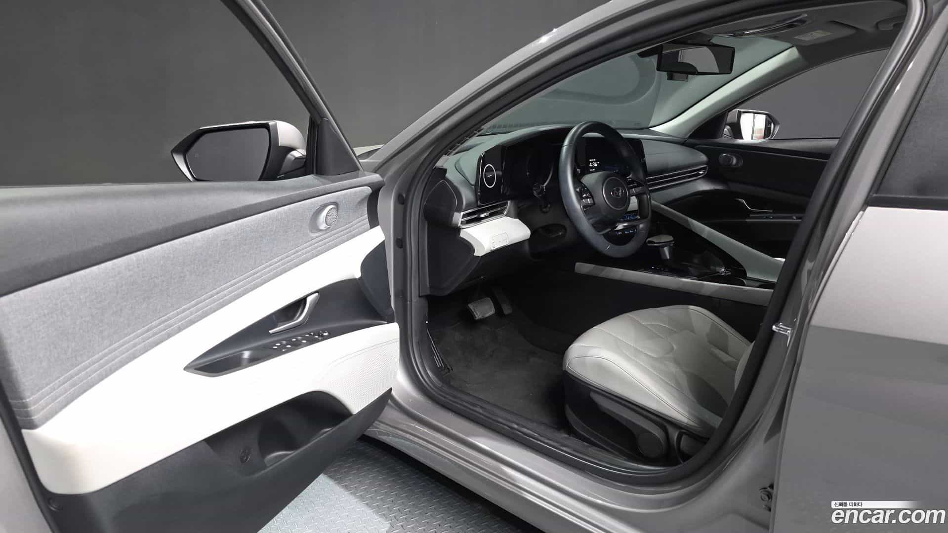 AVANTE Hyundai 2021.0-INNER-010