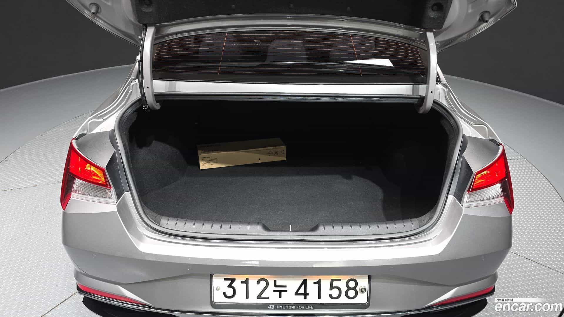AVANTE Hyundai 2021.0-OPTION-024