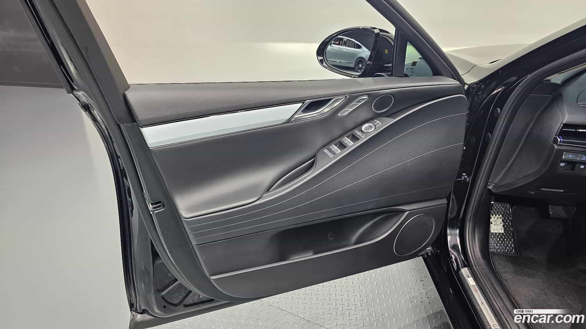 G80 Genesis 2023.3-INNER-034