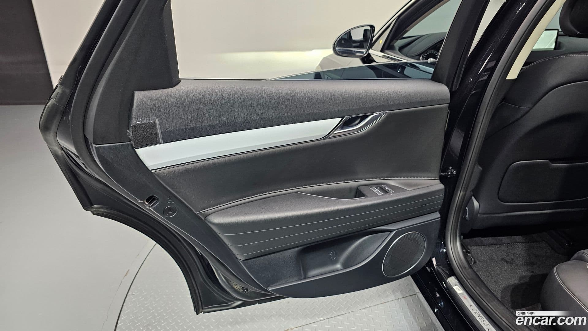 Main__Slider__Photo:G80 Genesis 2023.3-24