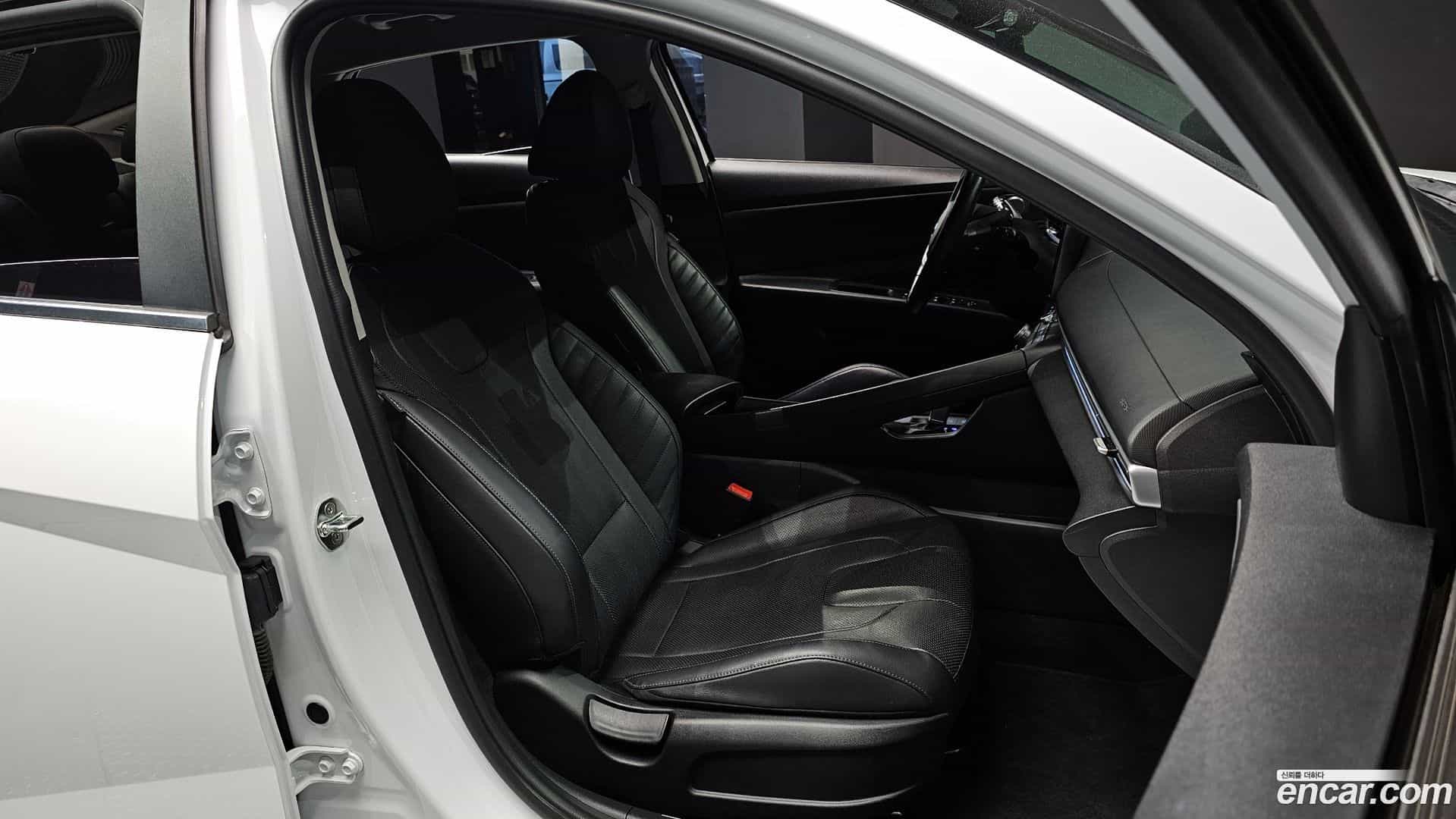 AVANTE Hyundai 2020.9-OPTION-015