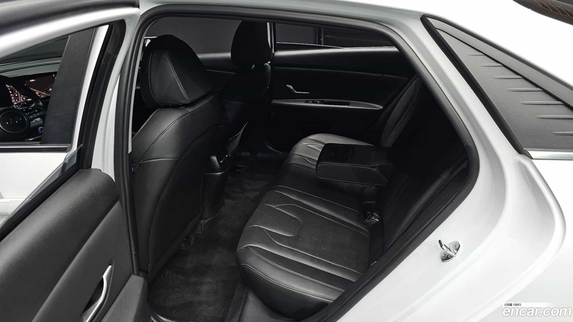 AVANTE Hyundai 2020.9-OPTION-016