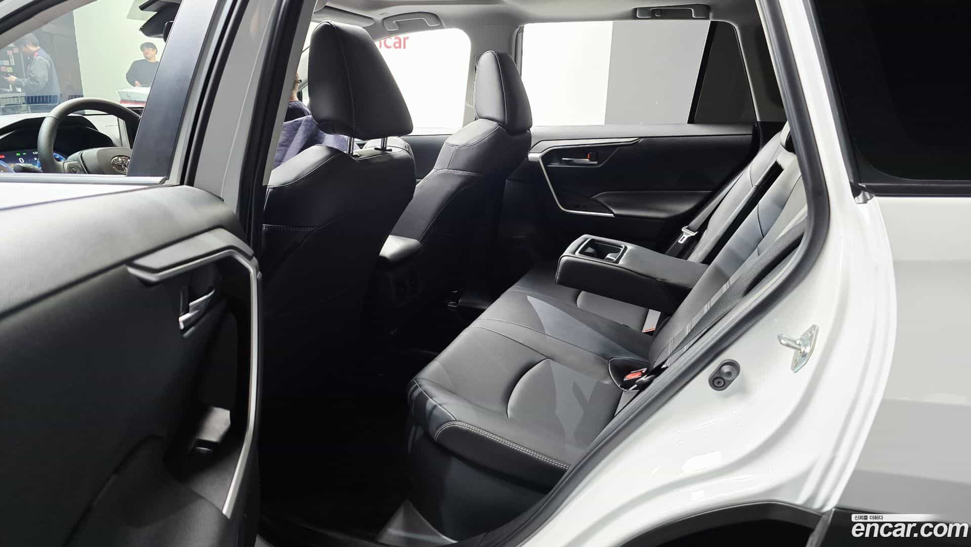 RAV4 Toyota 2025.11-OPTION-015
