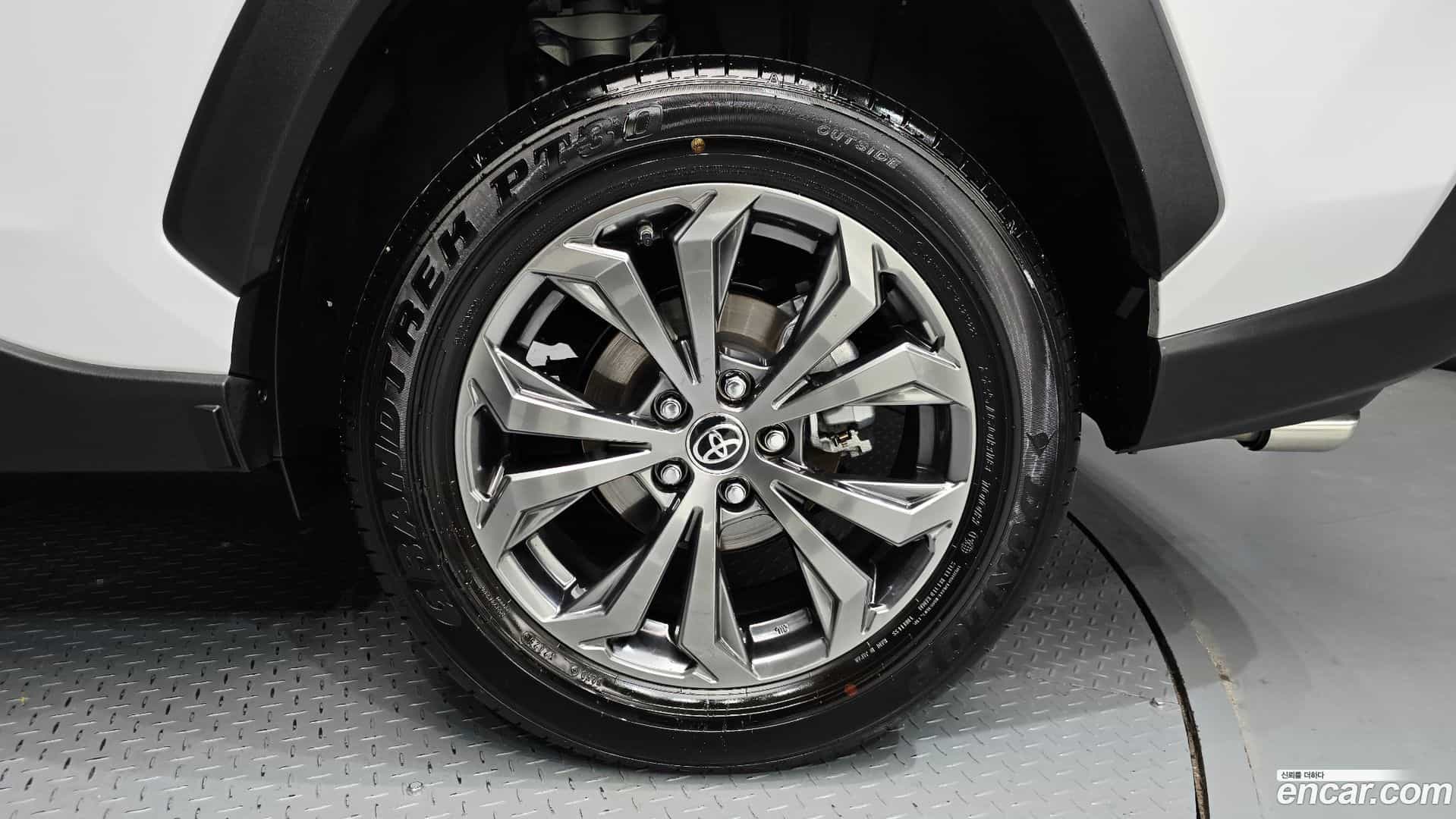 RAV4 Toyota 2025.11-OUTER-031