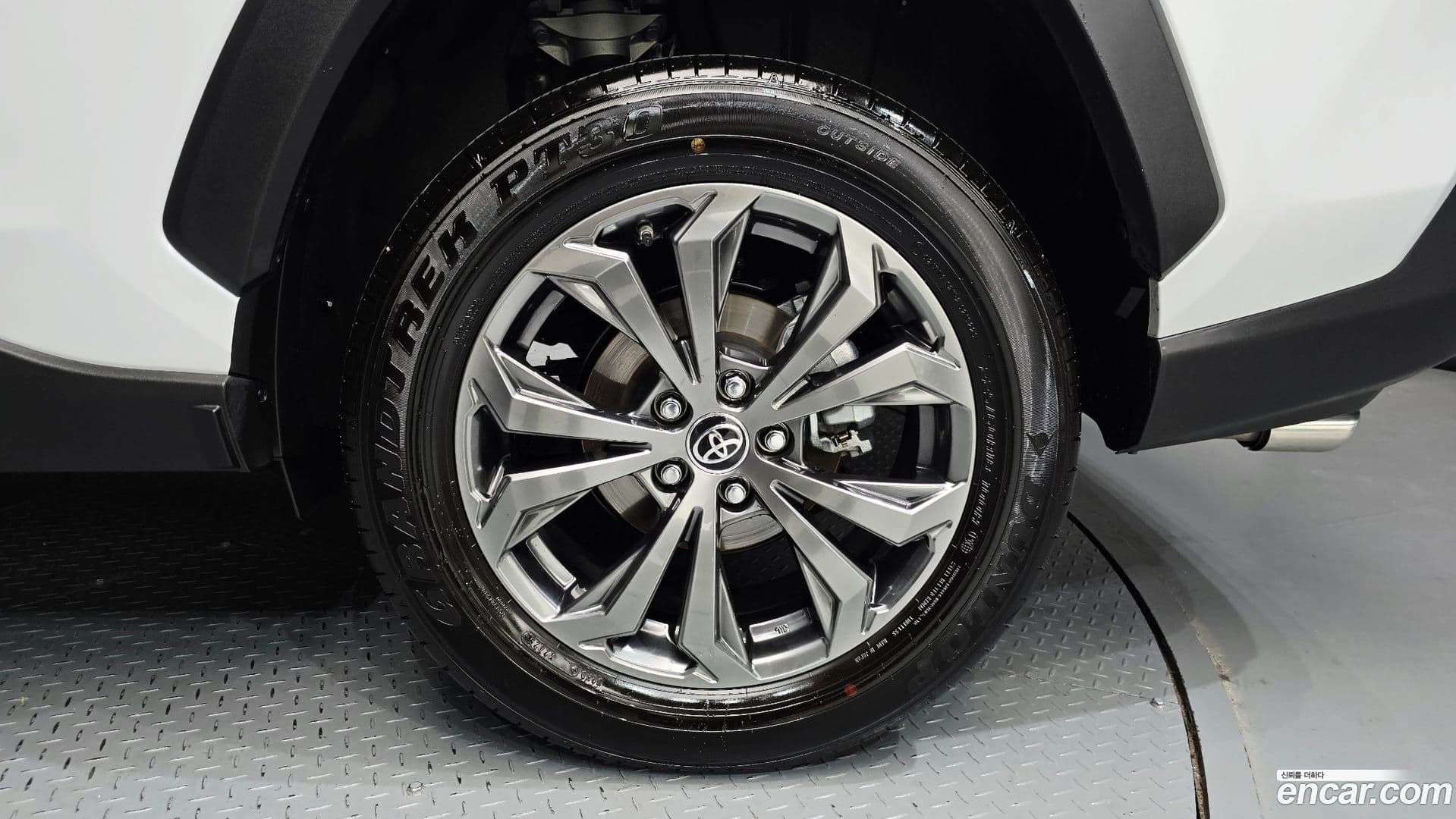 Main__Slider__Photo:RAV4 Toyota 2025.11-20