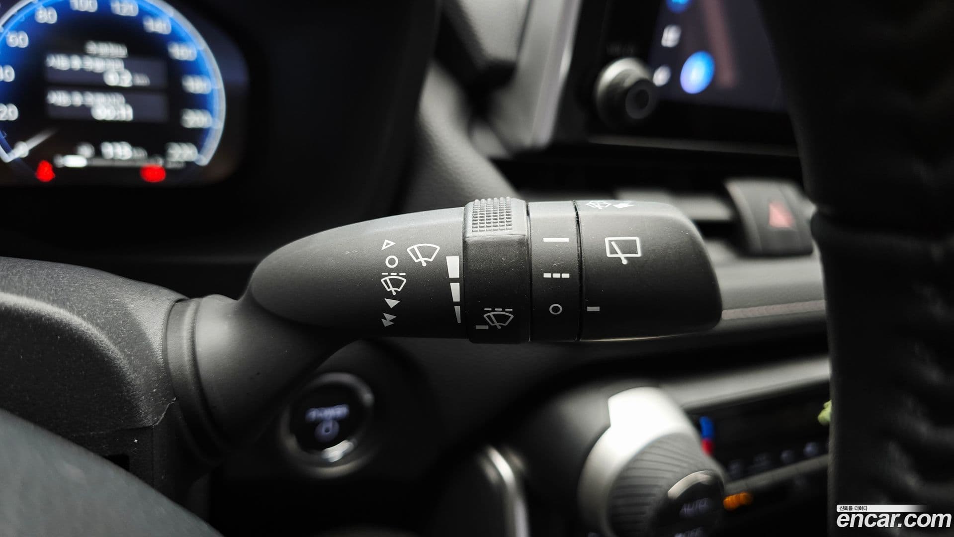 Main__Slider__Photo:RAV4 Toyota 2025.11-29