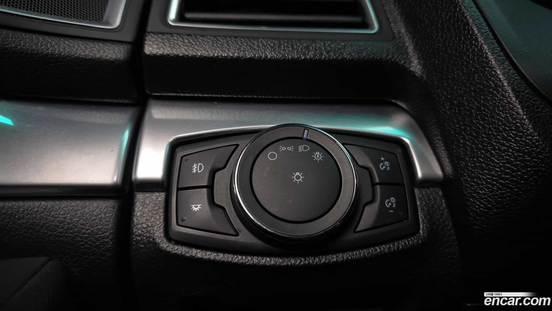 Explorer Ford 2017.2-OPTION-040