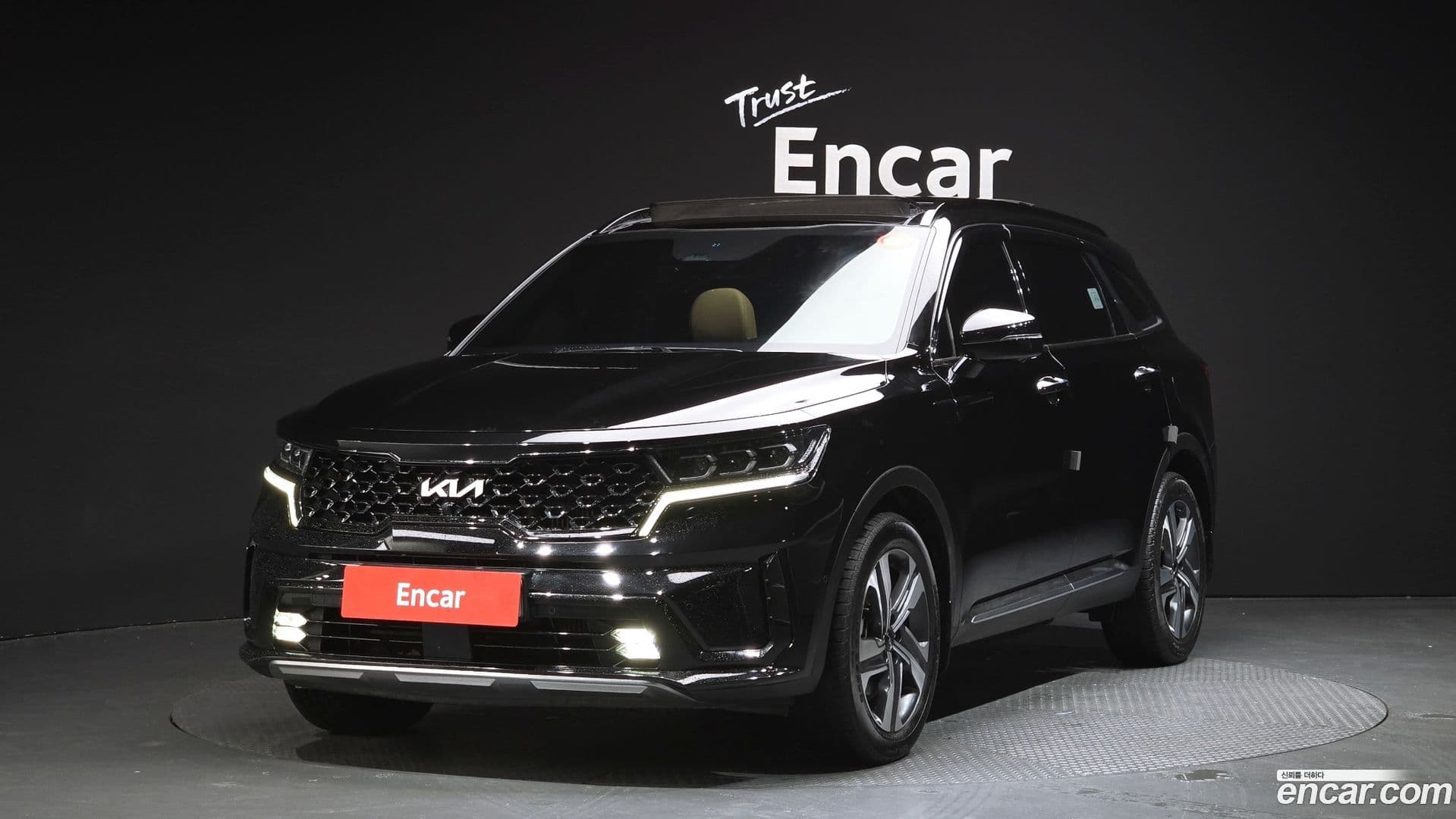 Main__Slider__Photo:Sorento Kia 2021.9-0