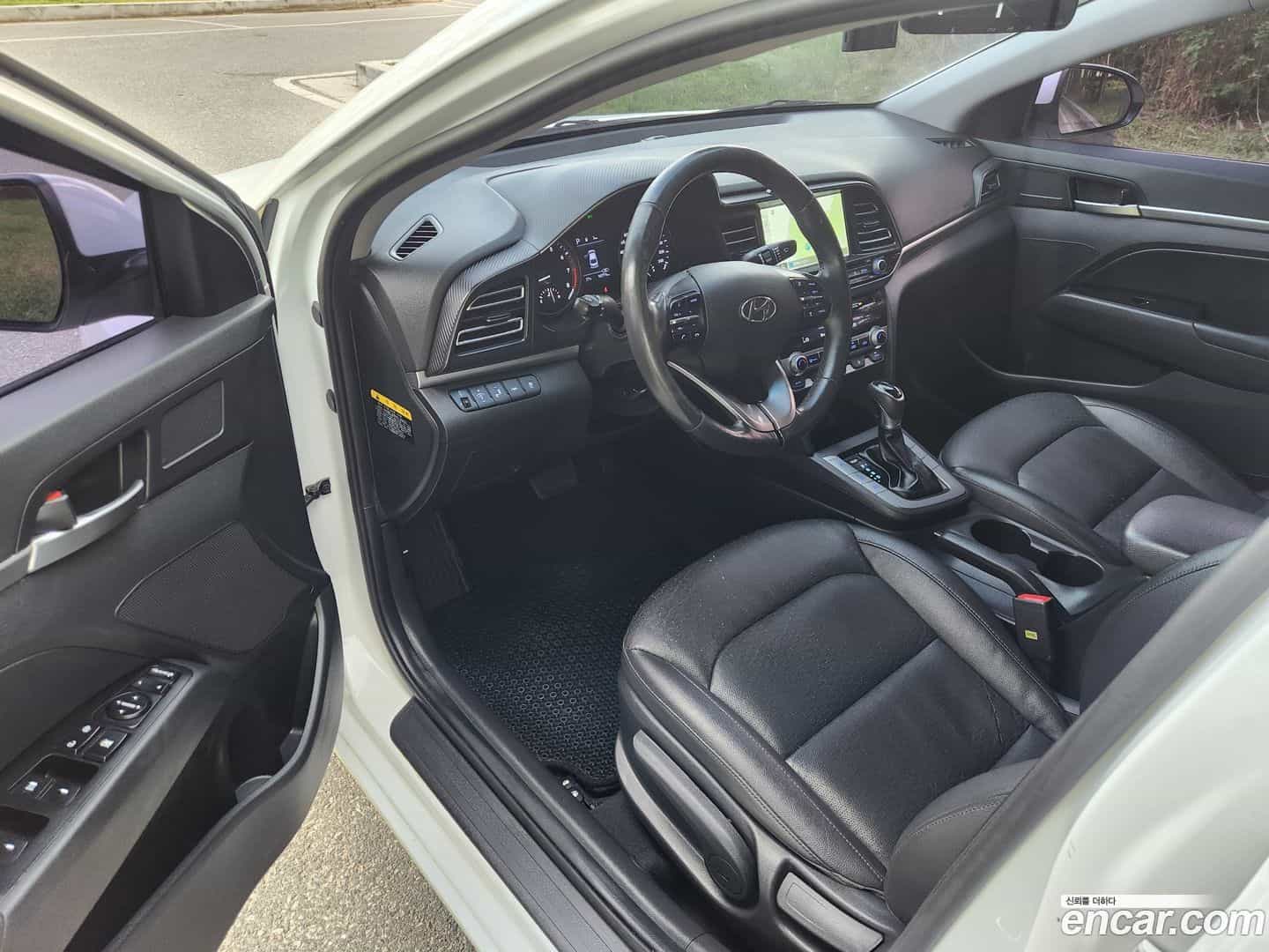 AVANTE Hyundai 2019.5-INNER-010