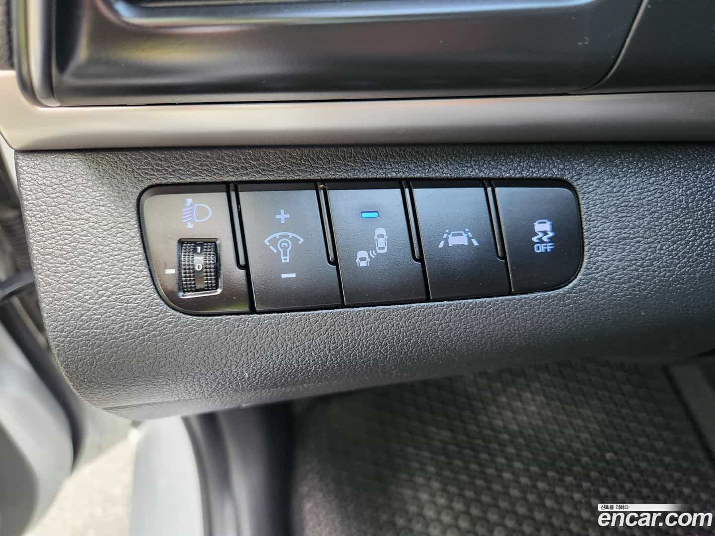 AVANTE Hyundai 2019.5-OPTION-016